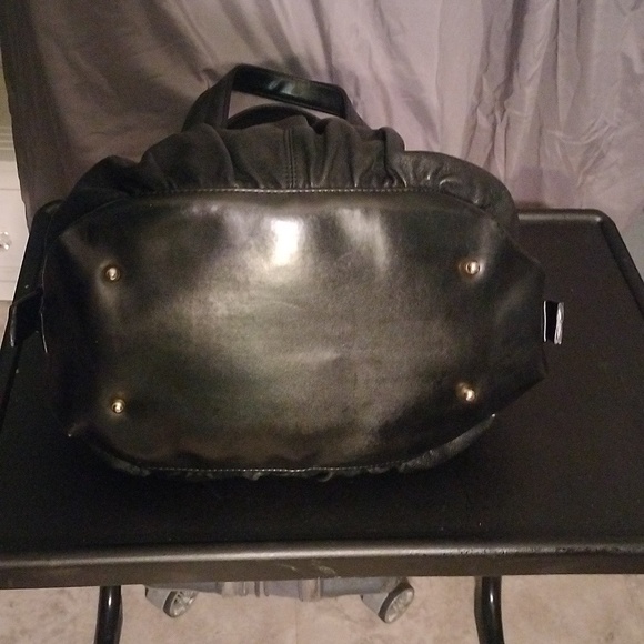 DESMO black glove leather handbag with gold tone hardware. - Picture 7 of 11